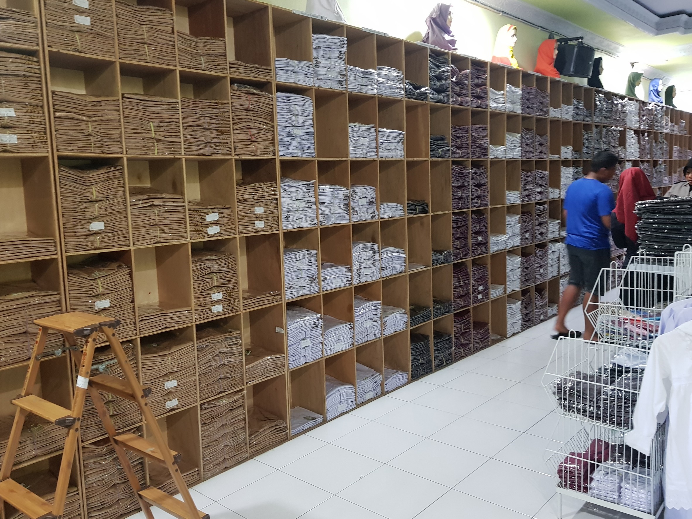 Seragam Sekolah di Makassar 0852.4087.6618